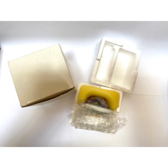 Vintage Lenox Blue Flag Iris Porcelain Trinket Box - Picture 3 of 8